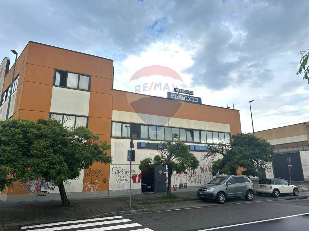 locale commerciale in vendita a Sesto San Giovanni