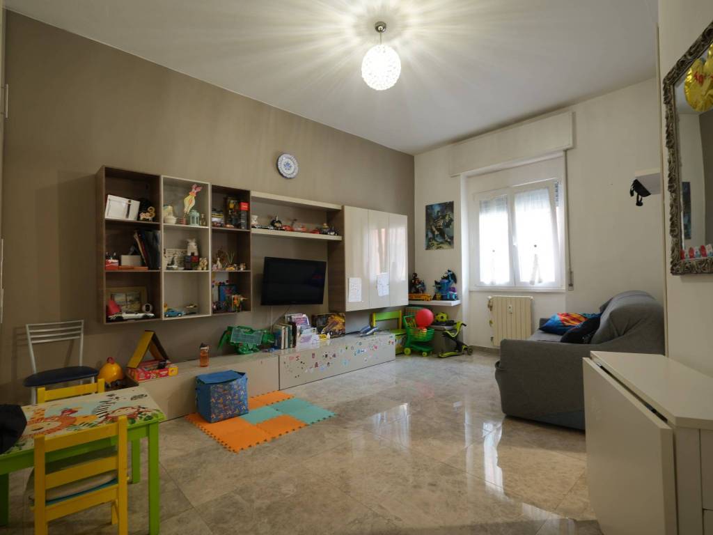 appartamento in vendita a Sesto San Giovanni in zona Rondinella