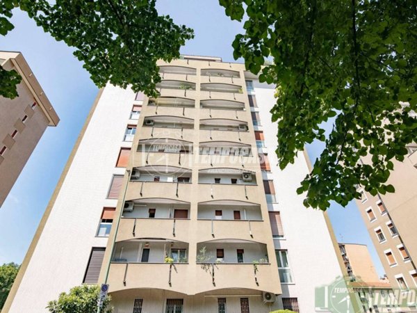 appartamento in vendita a Sesto San Giovanni in zona Rondò/Torretta