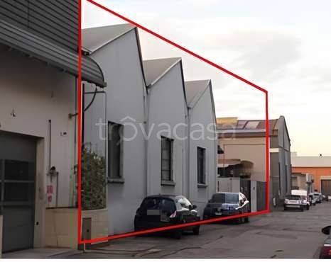 locale commerciale in vendita a Sesto San Giovanni