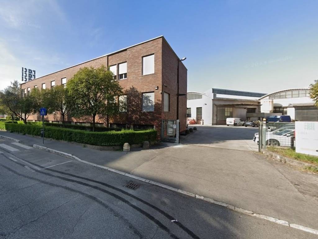 locale commerciale in vendita a Sesto San Giovanni