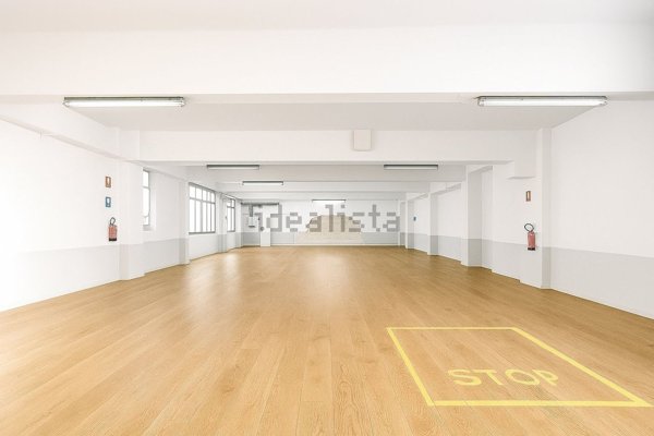 locale commerciale in vendita a Sesto San Giovanni in zona Rondinella