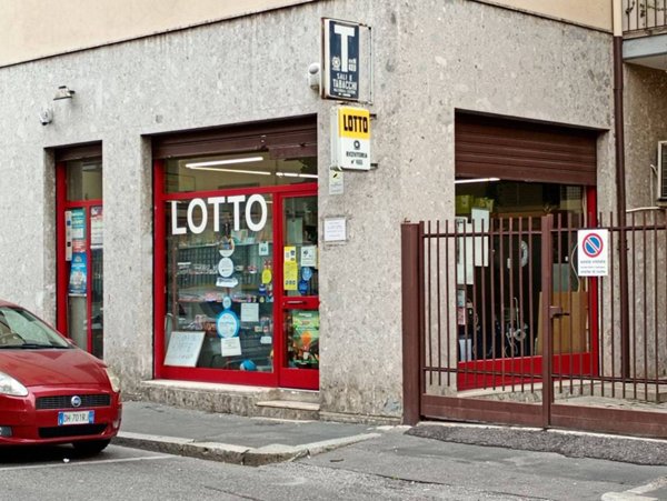 negozio in vendita a Sesto San Giovanni