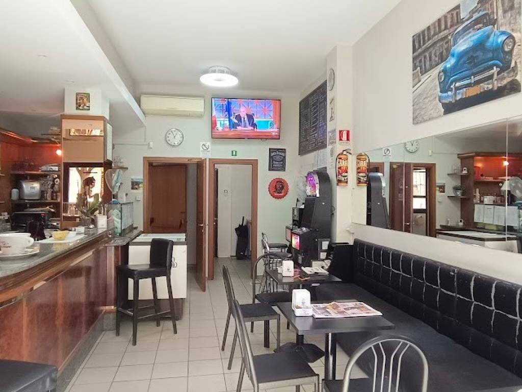 negozio in vendita a Sesto San Giovanni in zona Rondinella