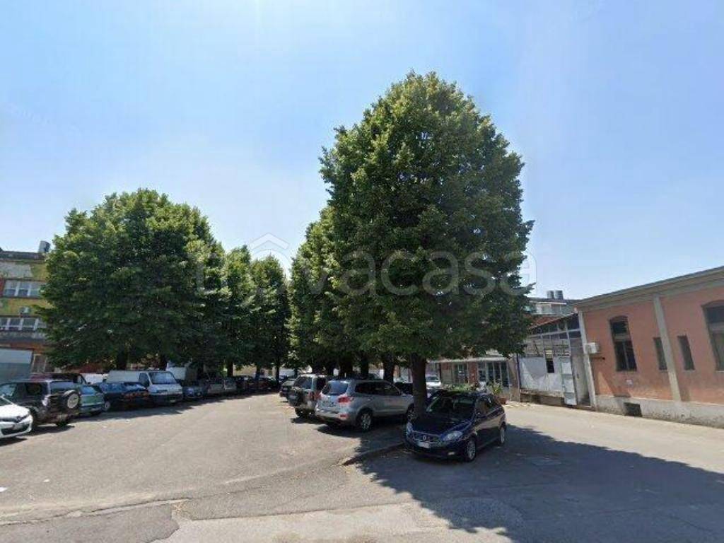 locale commerciale in vendita a Sesto San Giovanni