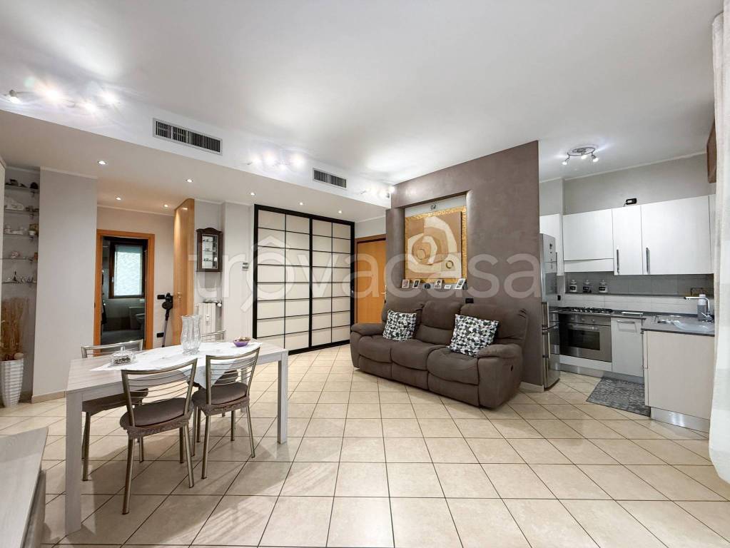 appartamento in vendita a Sesto San Giovanni in zona Rondinella