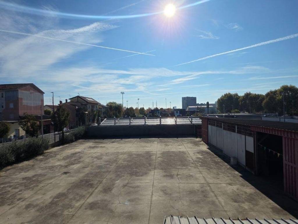 locale commerciale in vendita a Sesto San Giovanni