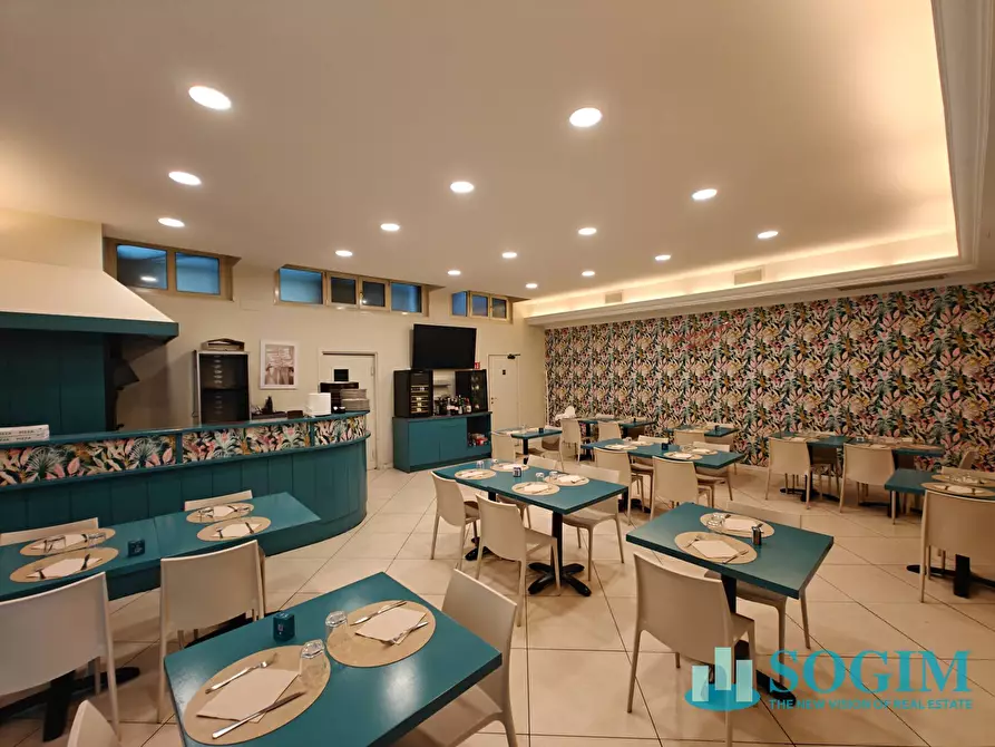 locale commerciale in vendita a Sesto San Giovanni in zona Rondinella