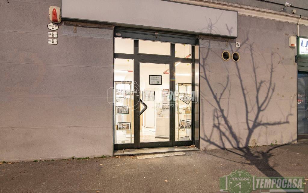 negozio in vendita a Sesto San Giovanni in zona Rondò/Torretta