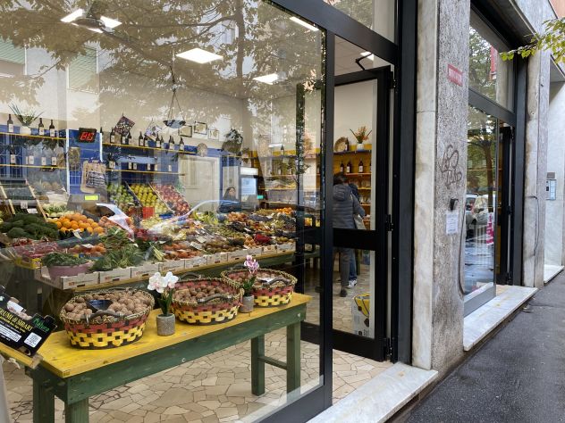 negozio in vendita a Sesto San Giovanni