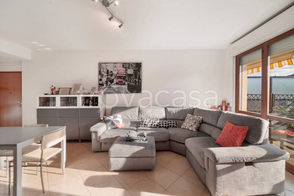 appartamento in vendita a Sesto San Giovanni in zona Rondinella