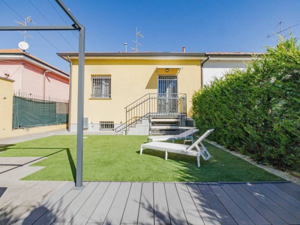 casa indipendente a Sesto San Giovanni in zona Pelucca/Villaggio Falck