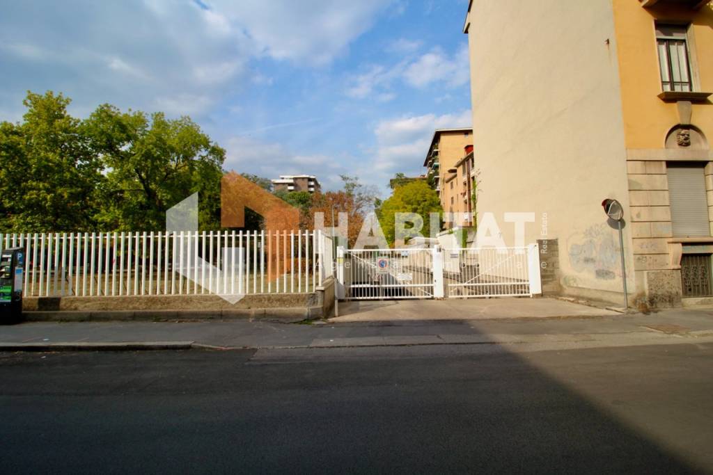 negozio in vendita a Sesto San Giovanni in zona Rondò/Torretta