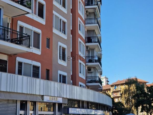 negozio in vendita a Sesto San Giovanni