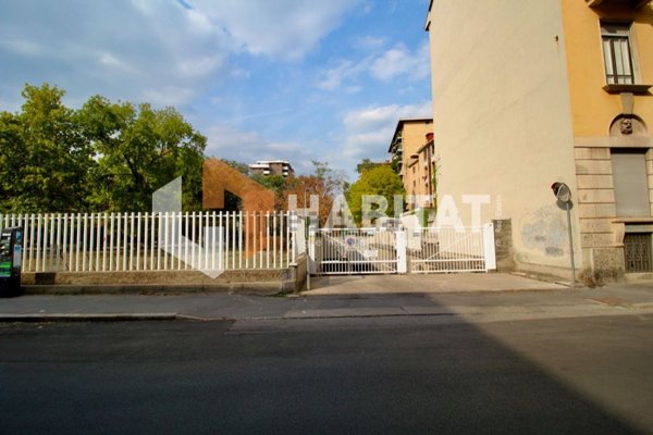 negozio in vendita a Sesto San Giovanni in zona Rondò/Torretta