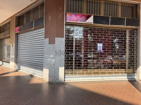 locale commerciale in vendita a Sesto San Giovanni in zona Rondò/Torretta