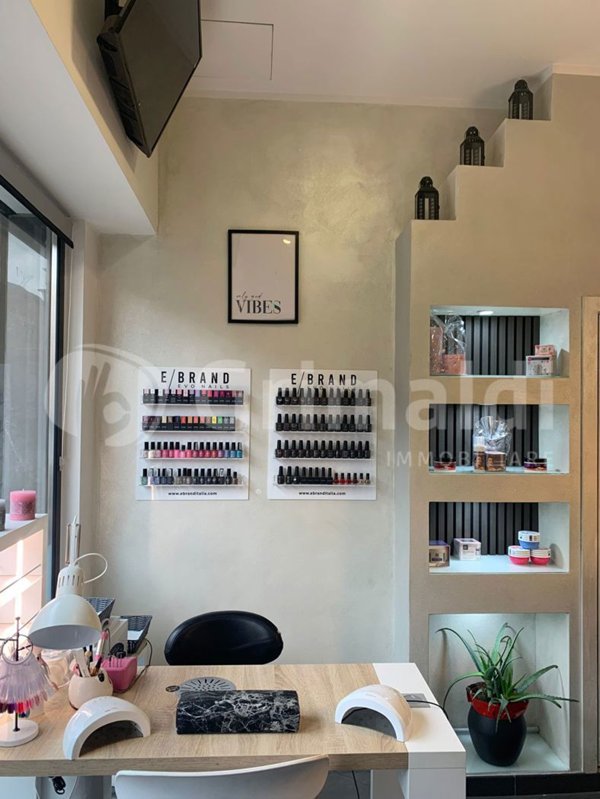 negozio in vendita a Sesto San Giovanni in zona Rondò/Torretta