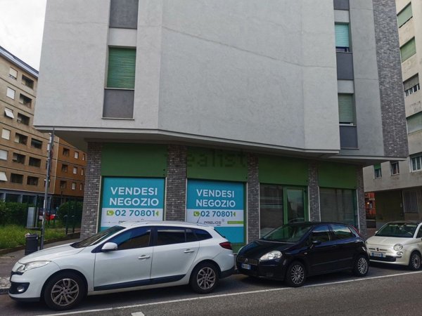 locale commerciale in vendita a Sesto San Giovanni