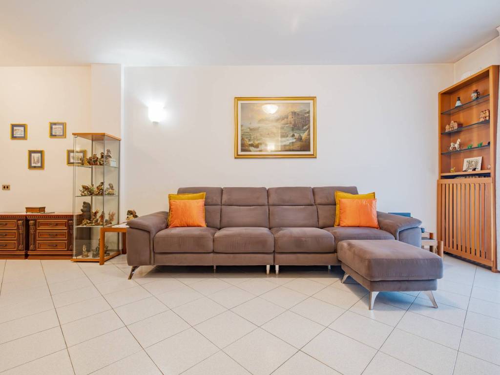 appartamento in vendita a Sesto San Giovanni in zona Cascina de' Gatti