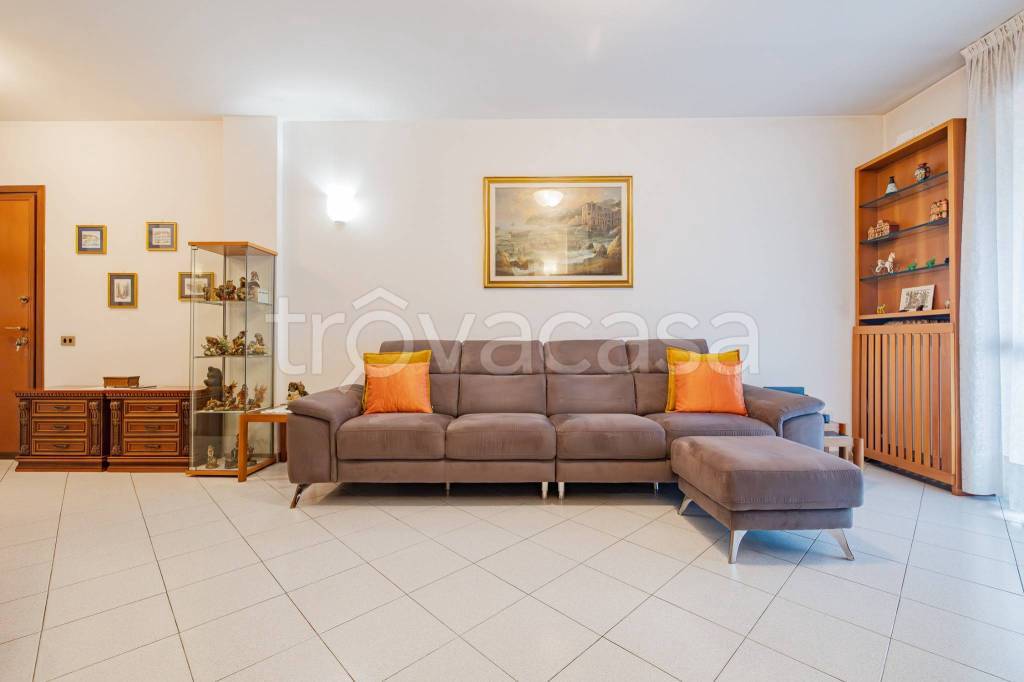 appartamento in vendita a Sesto San Giovanni in zona Cascina de' Gatti