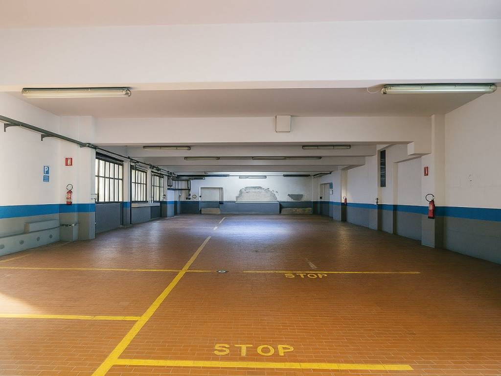 negozio in vendita a Sesto San Giovanni in zona Rondinella