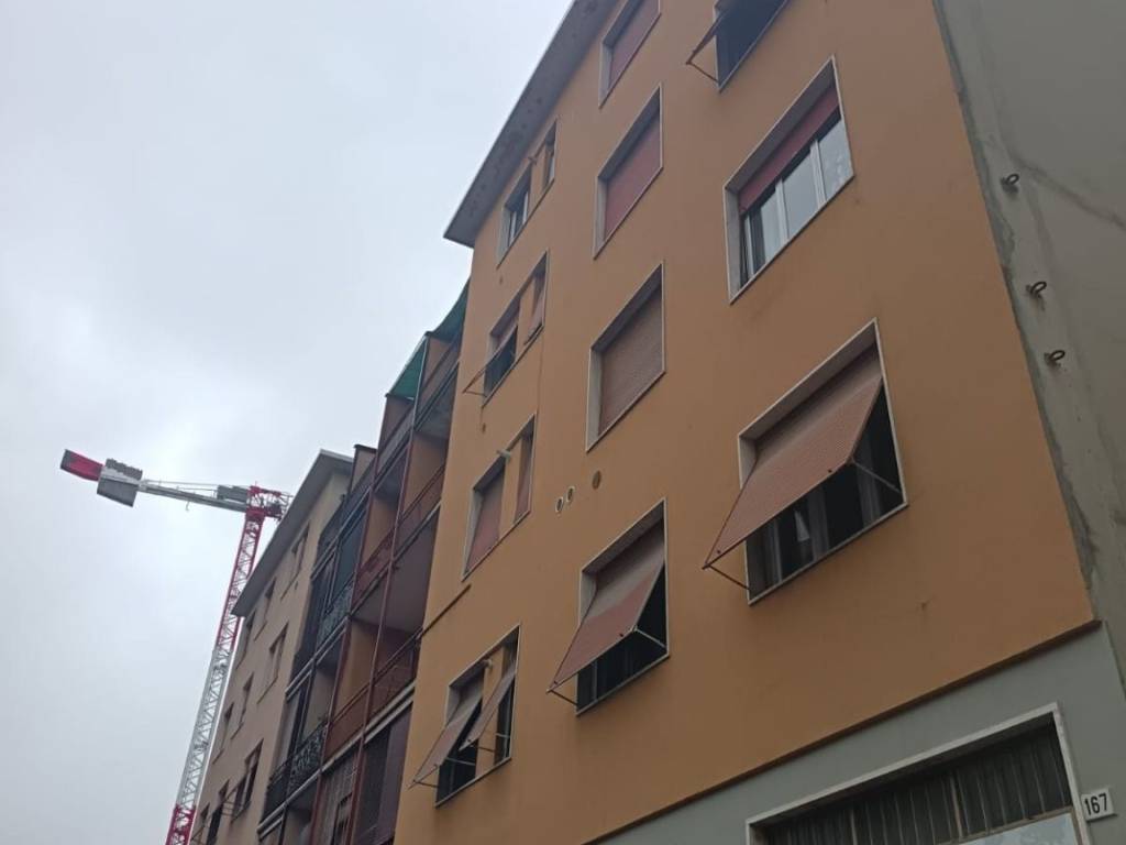 negozio in vendita a Sesto San Giovanni in zona Rondinella