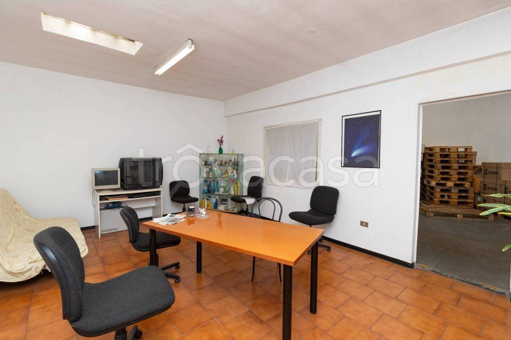 ufficio in vendita a Sesto San Giovanni in zona Rondò/Torretta