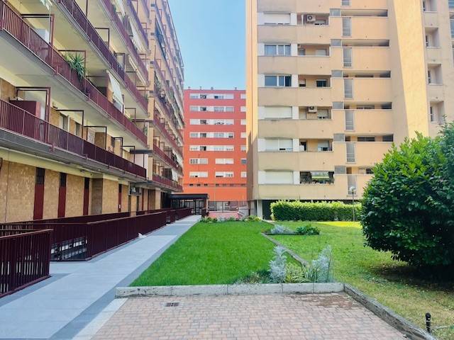 appartamento in vendita a Sesto San Giovanni in zona Rondinella