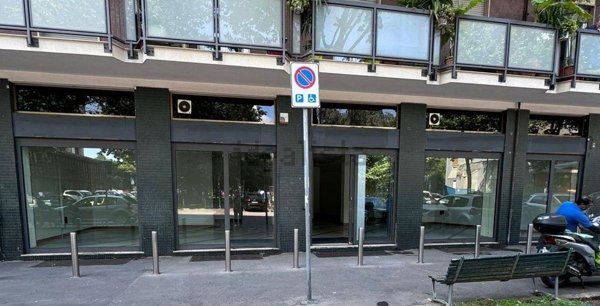 negozio in vendita a Sesto San Giovanni