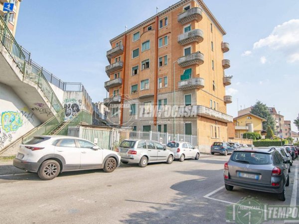 locale commerciale in vendita a Sesto San Giovanni