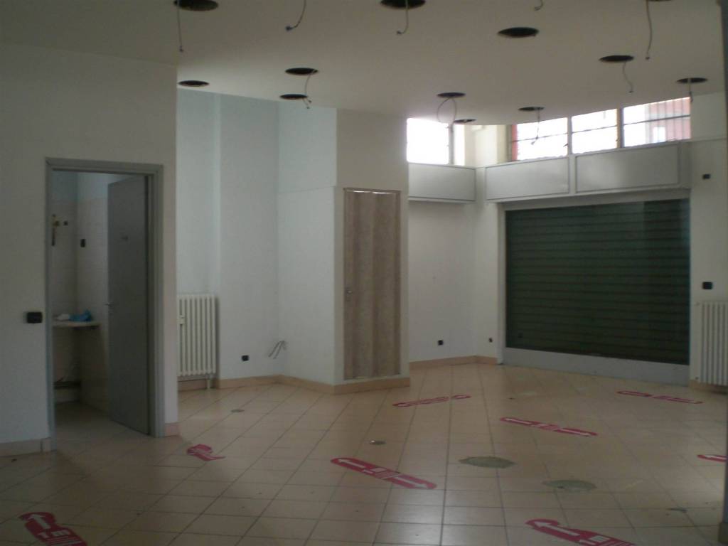 negozio in vendita a Sesto San Giovanni