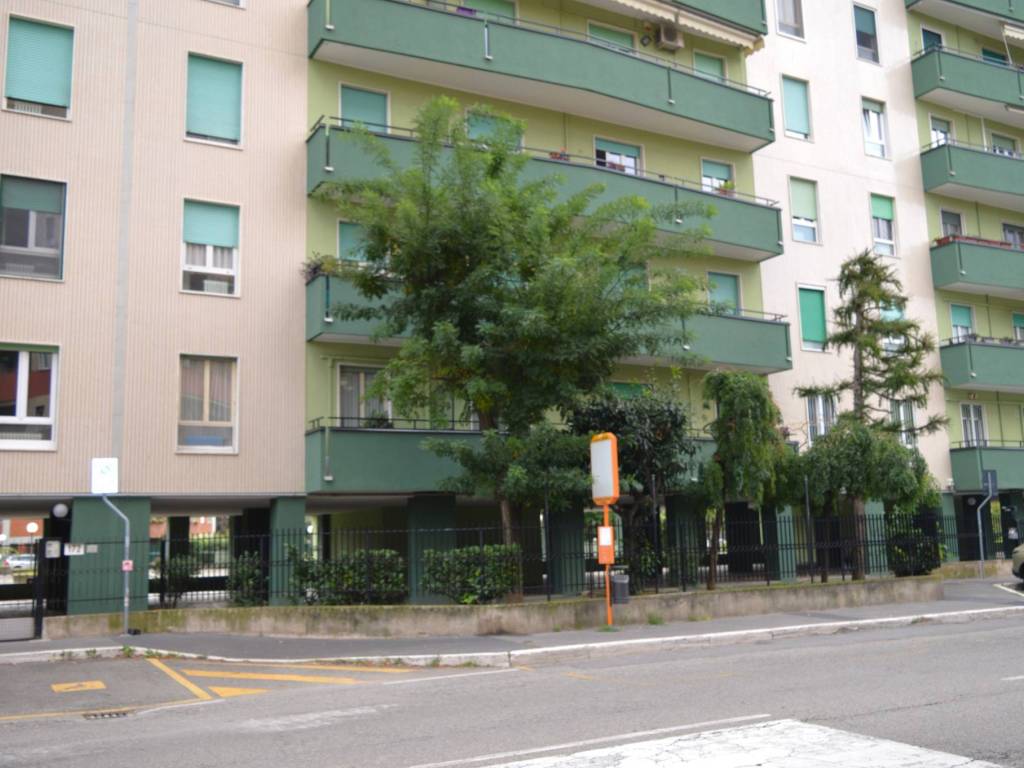 appartamento in vendita a Sesto San Giovanni in zona Cascina de' Gatti