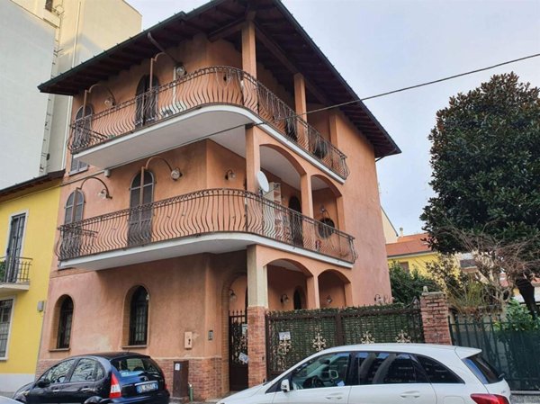 casa indipendente in vendita a Sesto San Giovanni in zona Rondò/Torretta