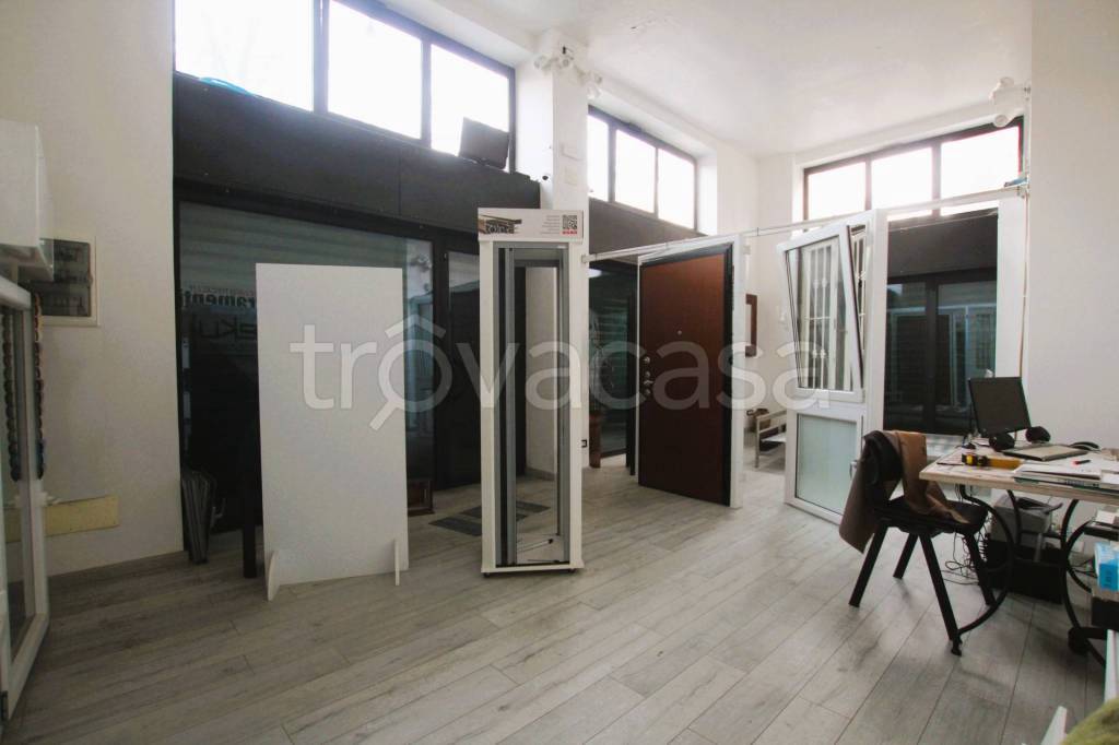 negozio in vendita a Sesto San Giovanni