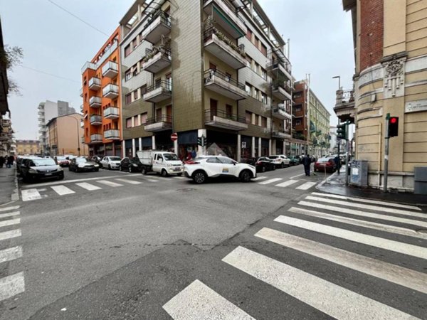 negozio in vendita a Sesto San Giovanni in zona Rondò/Torretta