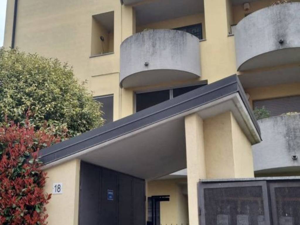 appartamento in vendita a Sesto San Giovanni in zona Pelucca/Villaggio Falck