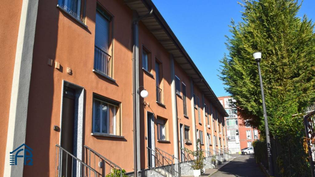 casa indipendente in vendita a Sesto San Giovanni in zona Cascina de' Gatti