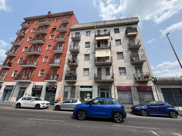 negozio in vendita a Sesto San Giovanni