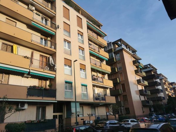 appartamento in vendita a Sesto San Giovanni in zona Rondinella