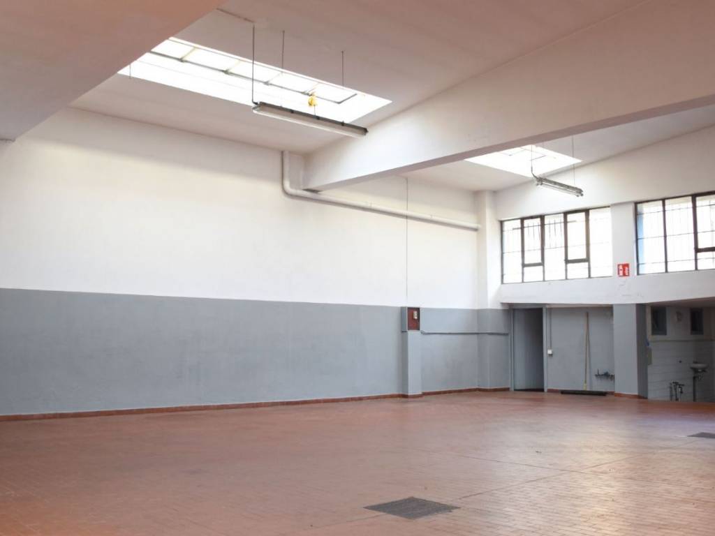 locale commerciale in vendita a Sesto San Giovanni