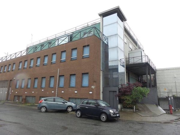 negozio in vendita a Sesto San Giovanni in zona Parpagliona