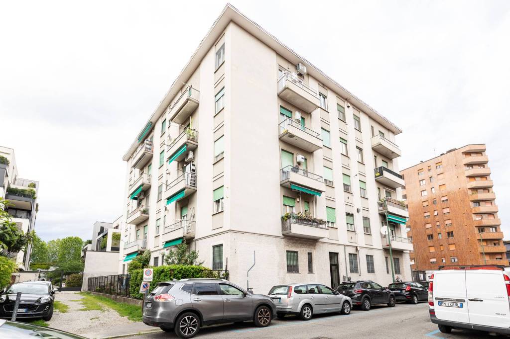 appartamento in vendita a Sesto San Giovanni in zona Rondinella