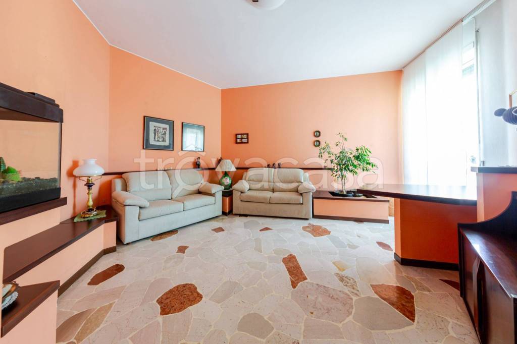 appartamento in vendita a Sesto San Giovanni in zona Rondò/Torretta