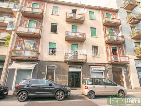 negozio in vendita a Sesto San Giovanni in zona Rondò/Torretta