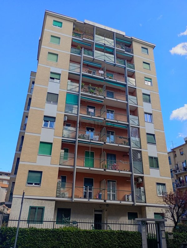 appartamento in vendita a Sesto San Giovanni in zona Rondinella