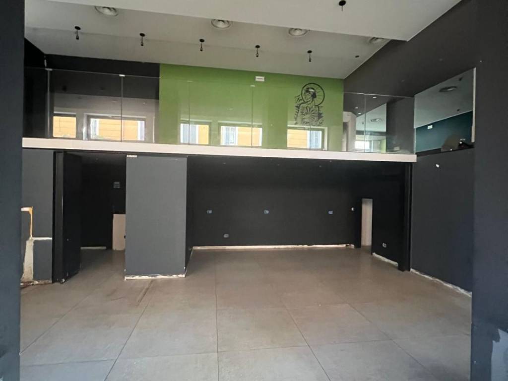 negozio in vendita a Sesto San Giovanni in zona Rondò/Torretta