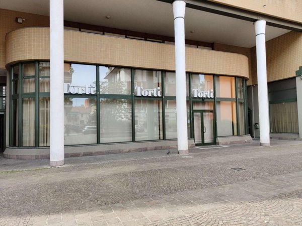 pentavano in vendita a Sesto San Giovanni