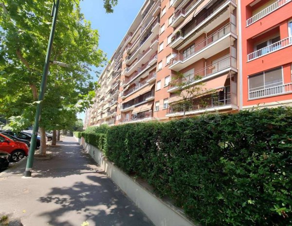 negozio in vendita a Sesto San Giovanni