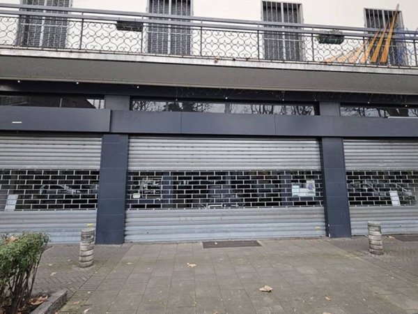 negozio in vendita a Sesto San Giovanni in zona Rondinella