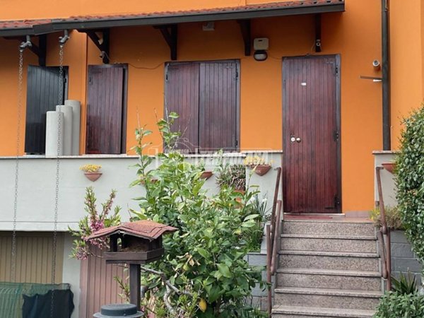 casa indipendente in vendita a Sesto San Giovanni in zona Rondinella
